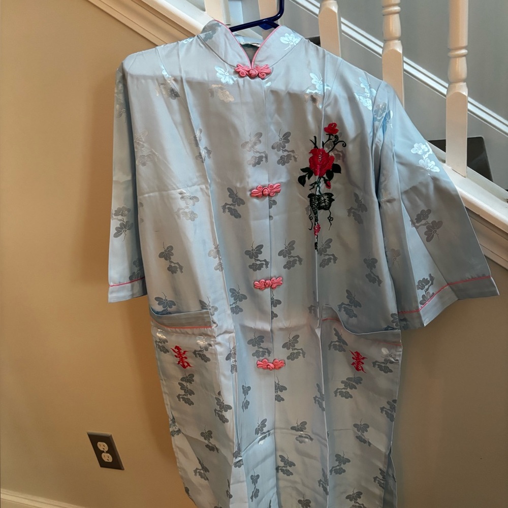 Elegant Light Blue Kimono with Floral Embroidery